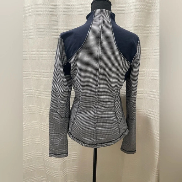 Lululemon zip up gingham jacket blue and white - Picture 3 of 9